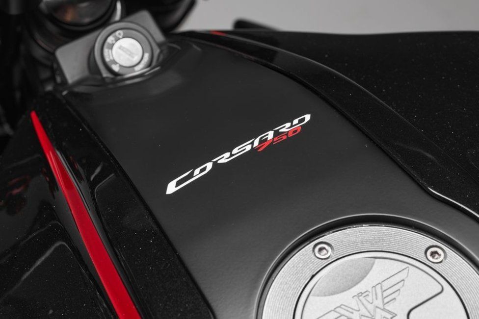 EICMA: Moto Morini Corsaro 750: design futuristico per la nuova steetfighter