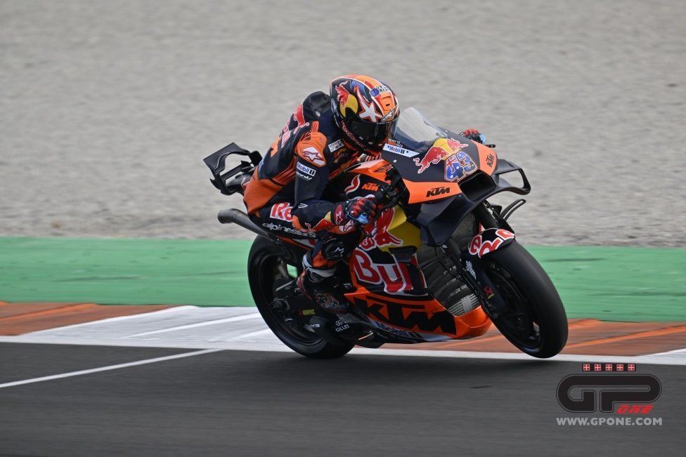 MotoGP: Le prime immagini del test di Valencia con il debutto di Marquez in Ducati