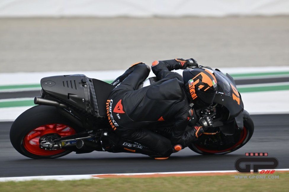 MotoGP: Le prime immagini del test di Valencia con il debutto di Marquez in Ducati
