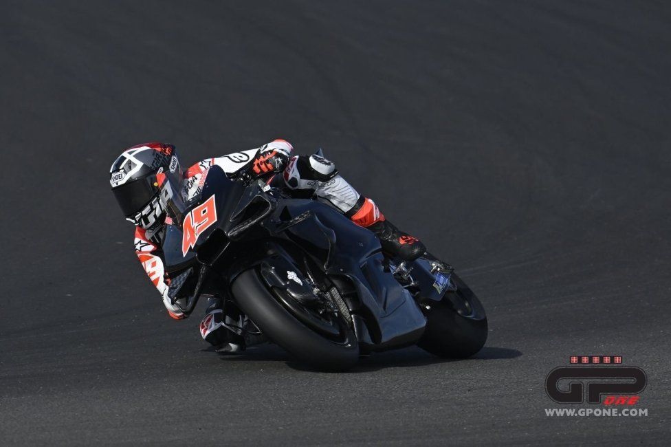 MotoGP: Le prime immagini del test di Valencia con il debutto di Marquez in Ducati