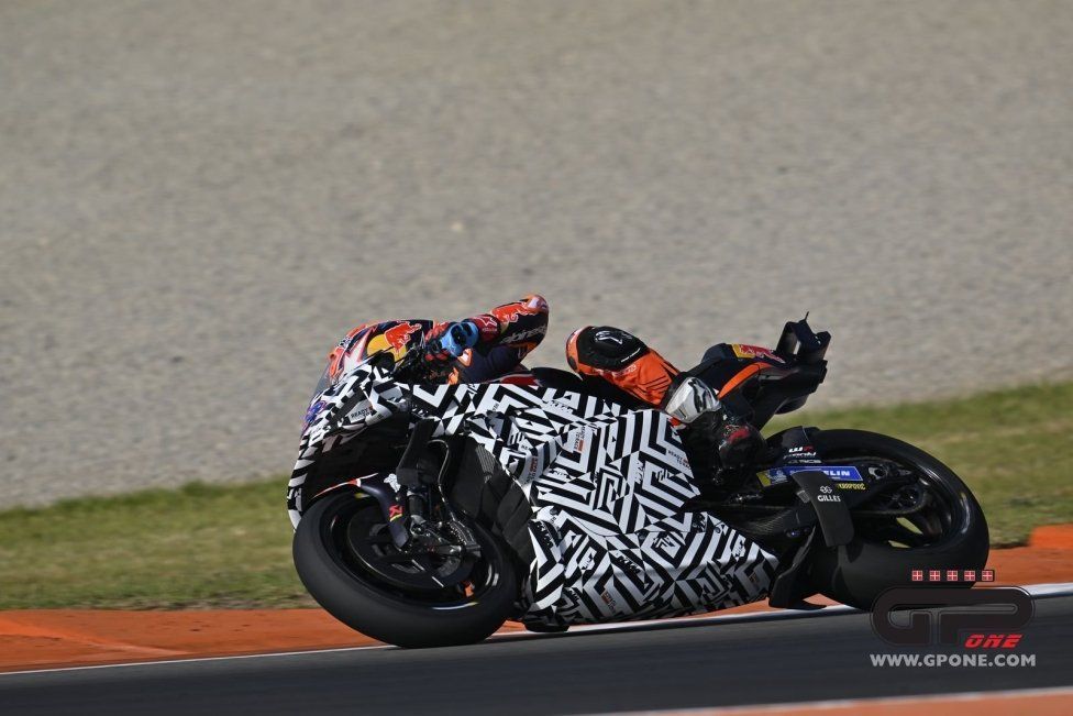 MotoGP: Le prime immagini del test di Valencia con il debutto di Marquez in Ducati