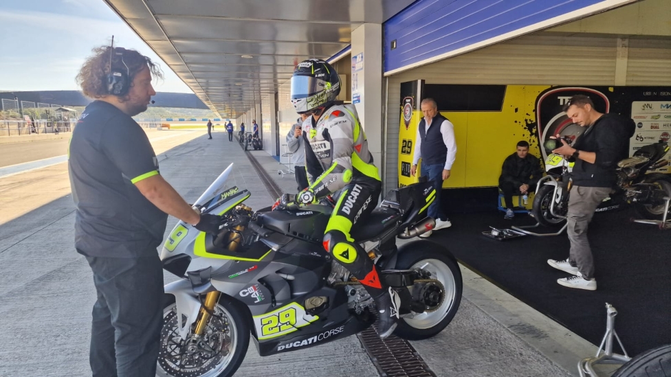 WSBK: Bulega inarrestabile: mette la firma con record sui test a Jerez