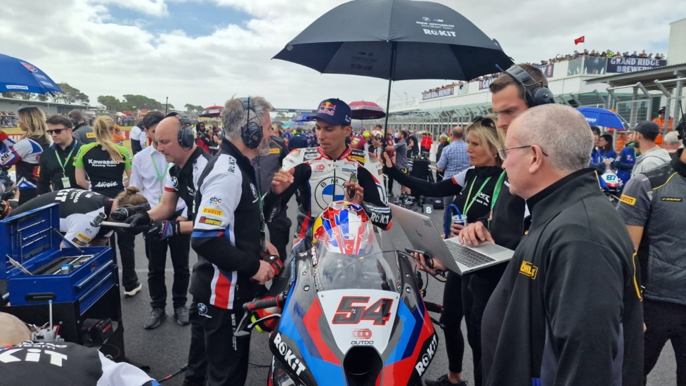 WSBK: L'Italia s'è desta a Phillip Island: Bulega trionfa davanti a Locatelli e Iannone