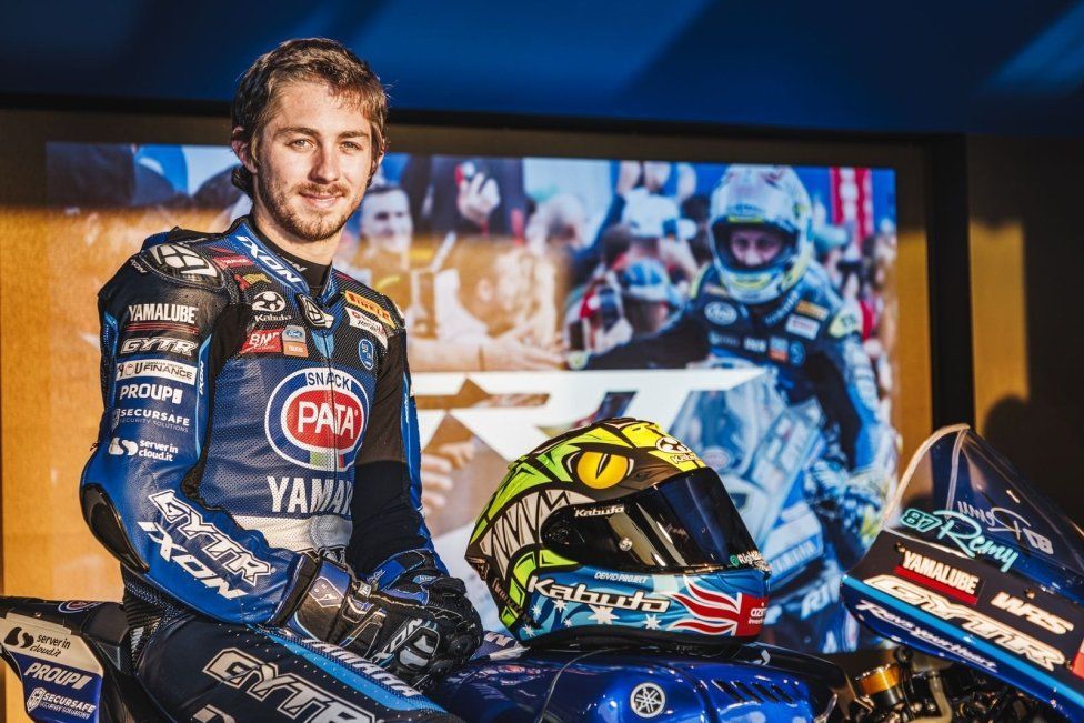 SBK: Gardner ed Aegerter svelano la Yamaha R1 di GRT a Misano