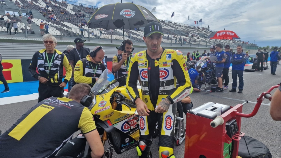 WSBK: Bulega-Petrucci: Ducati spara la doppietta in Gara 2 a Magny-Cours, 3° Gerloff