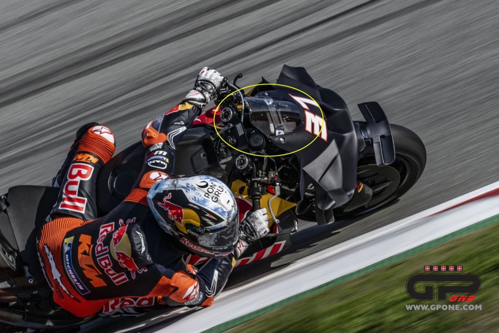 MotoGP: Test Barcellona: un cupolino da aereo da caccia sulla KTM di Pedro Acosta