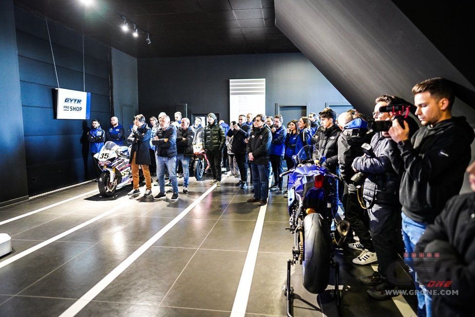 SBK: Motoxracing inaugura il 2024 svelando la Yamaha R1 di Bradley Ray 