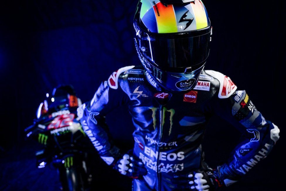 MotoGP: A Sepang Quartararo e Rins svelano la livrea Yamaha 2024