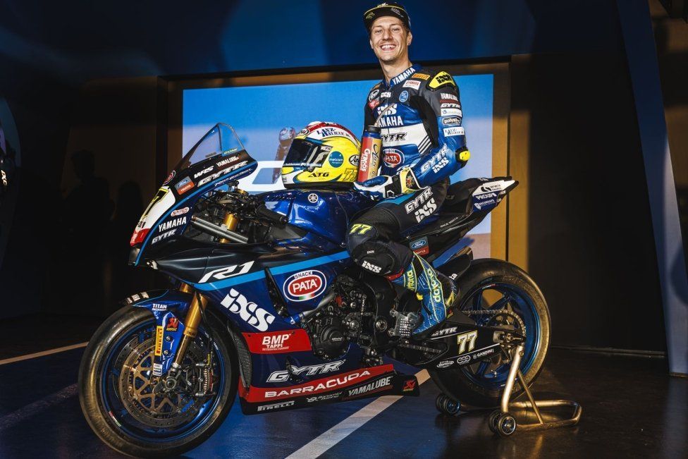 SBK: Gardner ed Aegerter svelano la Yamaha R1 di GRT a Misano