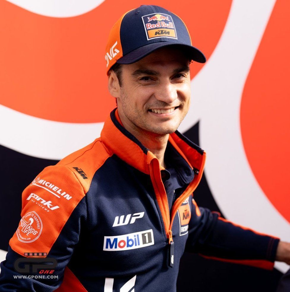 MotoGP: KTM celebra il podio di Pedrosa nella sprint nel paddock, ecco le immagini
