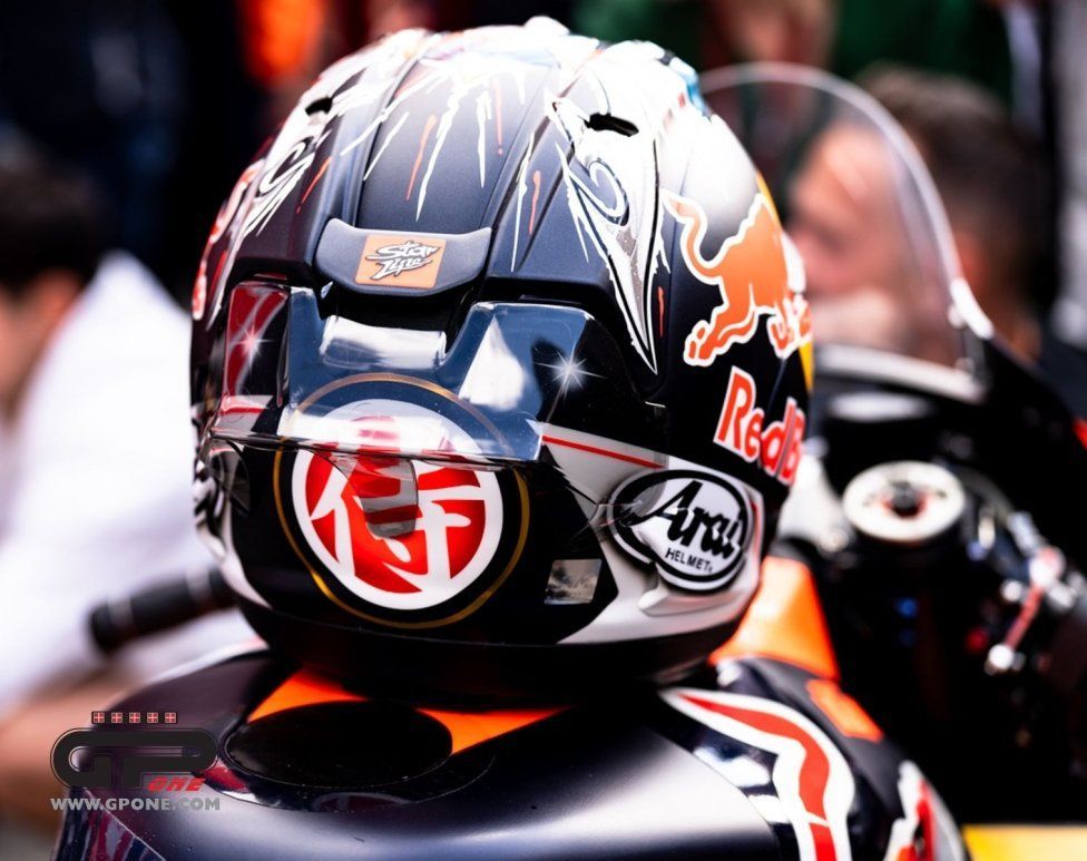 MotoGP: KTM celebra il podio di Pedrosa nella sprint nel paddock, ecco le immagini