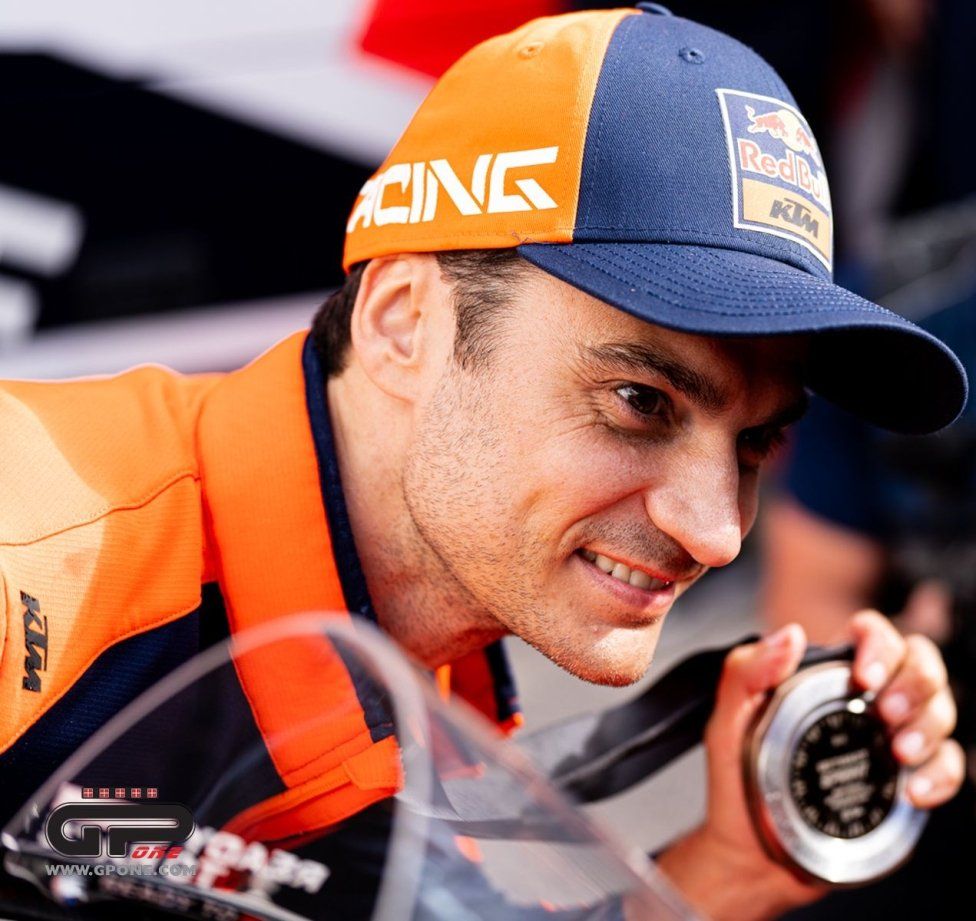 MotoGP: KTM celebra il podio di Pedrosa nella sprint nel paddock, ecco le immagini