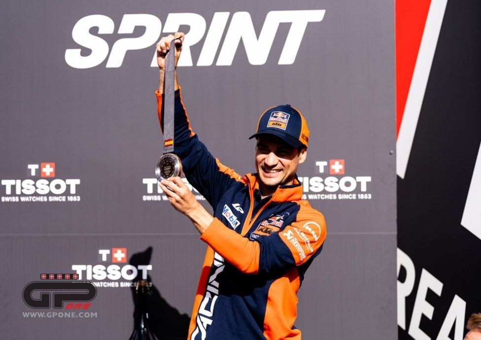 MotoGP: KTM celebra il podio di Pedrosa nella sprint nel paddock, ecco le immagini