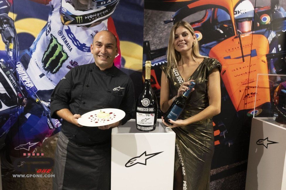 MotoGP: Master of Hospitality:  l'esuberanza di Randy Mamola ai fornelli di Alpinestar