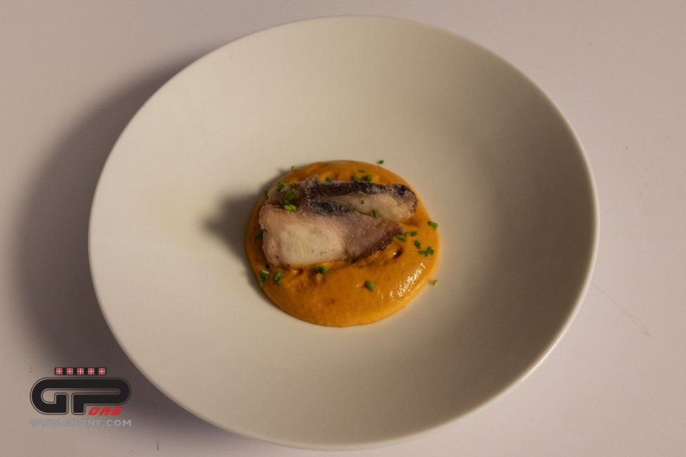 MotoGP: Master of Hospitality:  l'esuberanza di Randy Mamola ai fornelli di Alpinestar