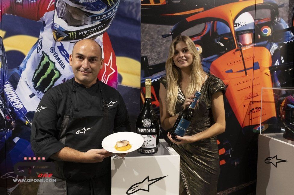 MotoGP: Master of Hospitality:  l'esuberanza di Randy Mamola ai fornelli di Alpinestar