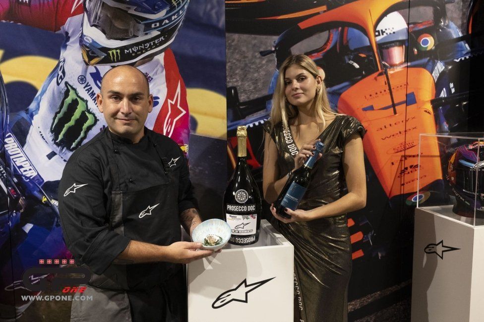 MotoGP: Master of Hospitality:  l'esuberanza di Randy Mamola ai fornelli di Alpinestar
