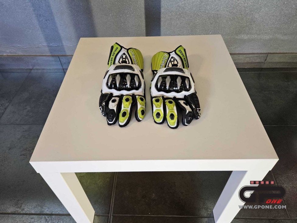 MotoGP: Tuta, moto e auto: Capirossi mette all'asta la sua collezione per beneficenza