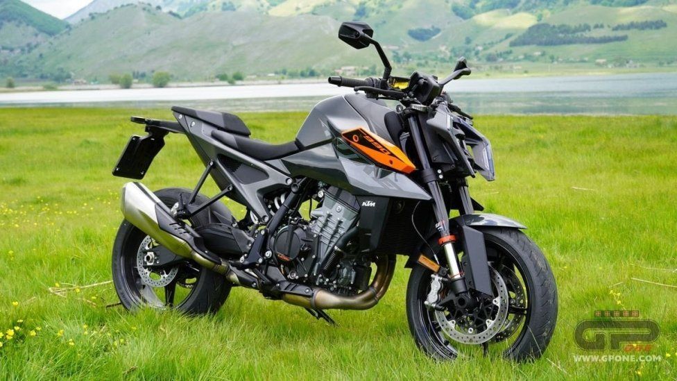 Moto - Test: KTM 990 Duke Vs Suzuki GSX-S 1000 Evo: la comparativa IGNORANTE!