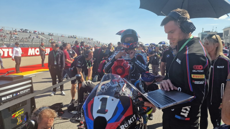 WSBK: Duello di fuoco: Toprak batte Bulega per 30 millesimi ad Aragon