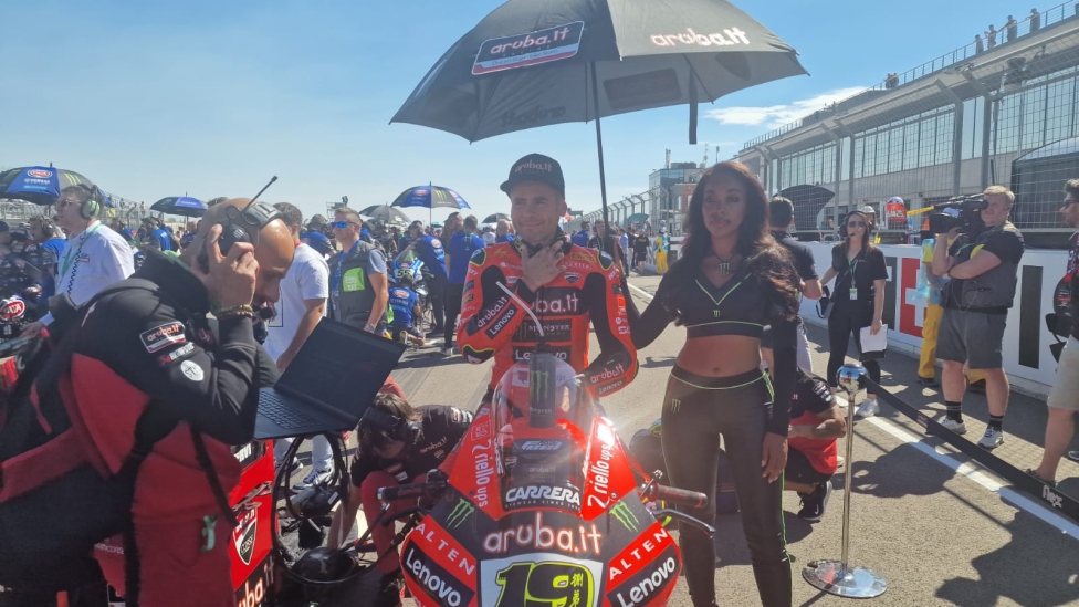 WSBK: Duello di fuoco: Toprak batte Bulega per 30 millesimi ad Aragon