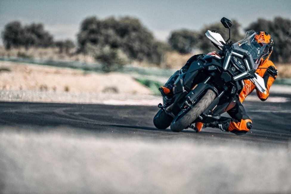 Moto - News: KTM 1390 SUPER ADVENTURE 2026: tre versioni per ogni tipo di utilizzo!