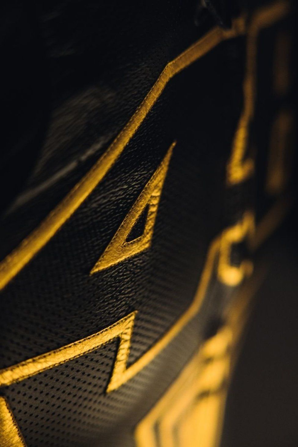 MotoGP: Valentino Rossi fa 46 e Dainese lo celebra con un kit in edizione limitata