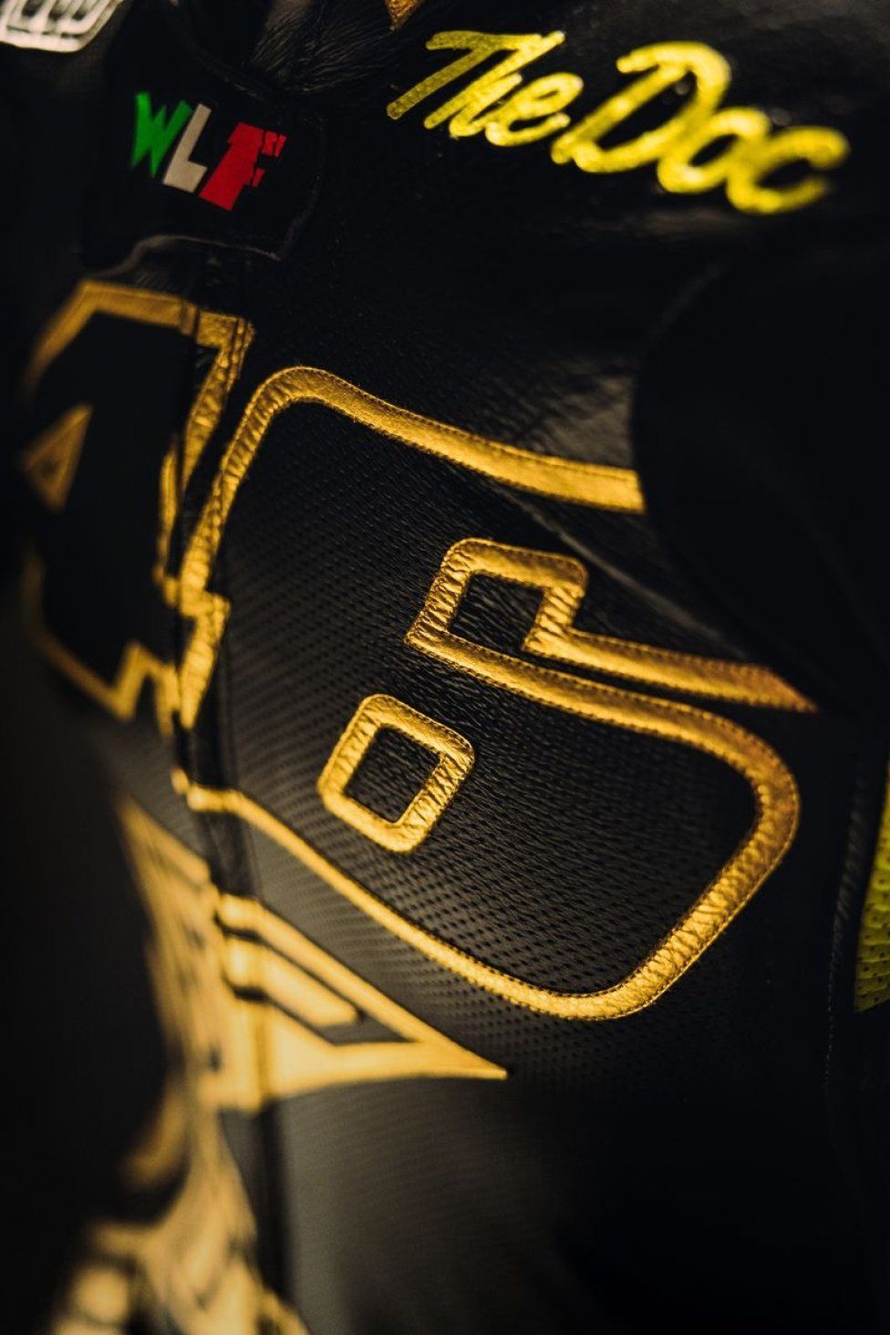 MotoGP: Valentino Rossi fa 46 e Dainese lo celebra con un kit in edizione limitata