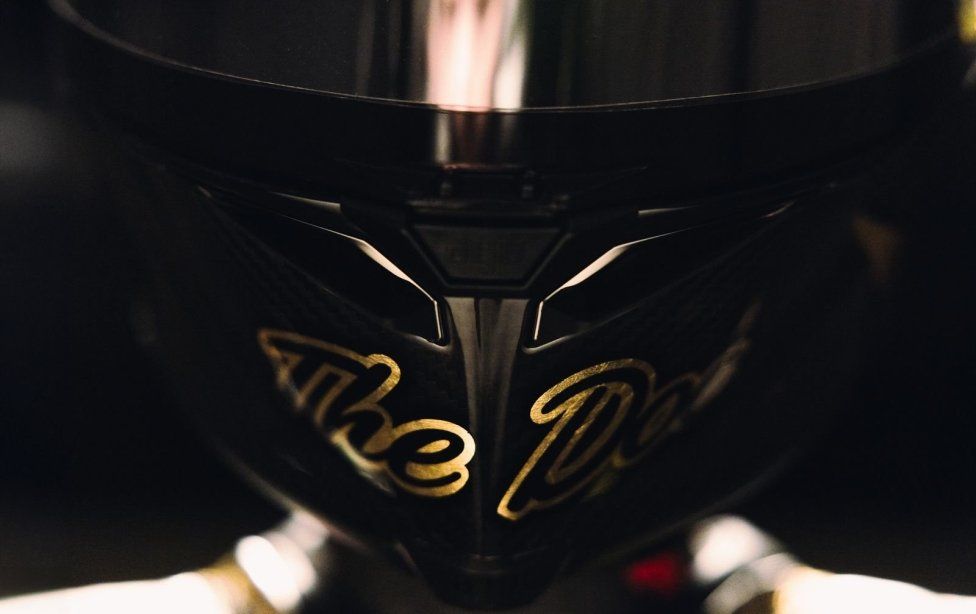 MotoGP: Valentino Rossi fa 46 e Dainese lo celebra con un kit in edizione limitata