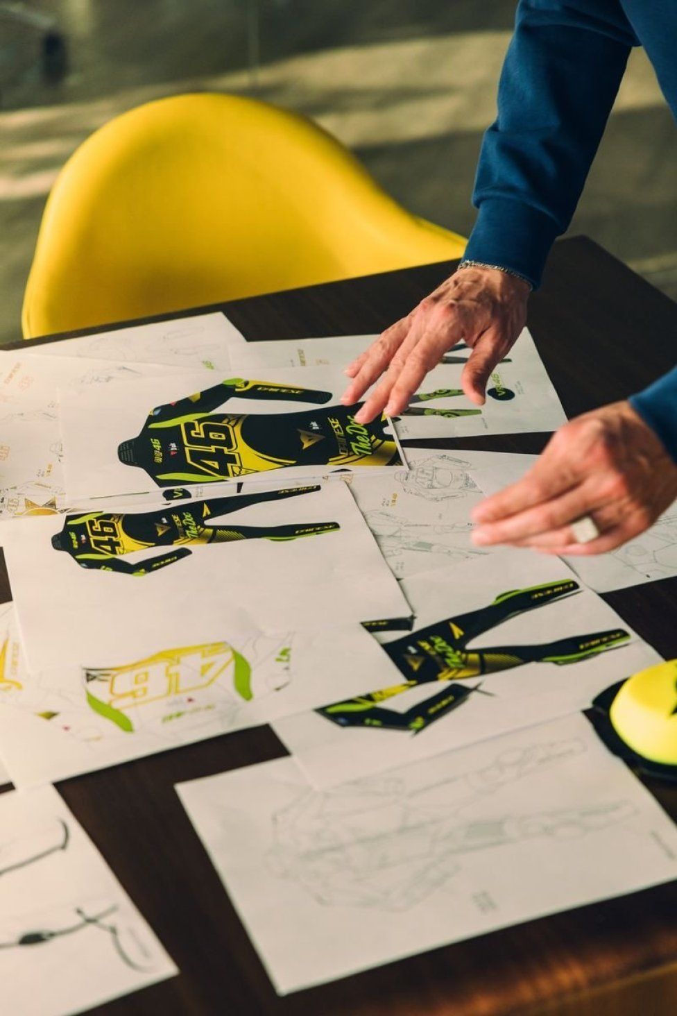 MotoGP: Valentino Rossi fa 46 e Dainese lo celebra con un kit in edizione limitata
