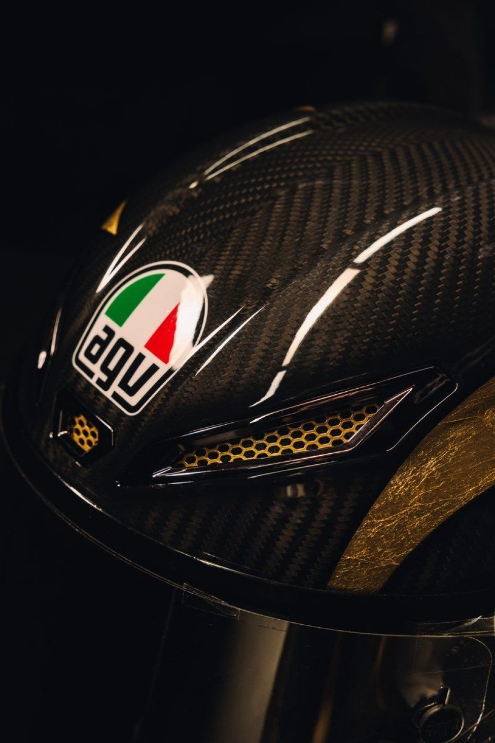 MotoGP: Valentino Rossi fa 46 e Dainese lo celebra con un kit in edizione limitata