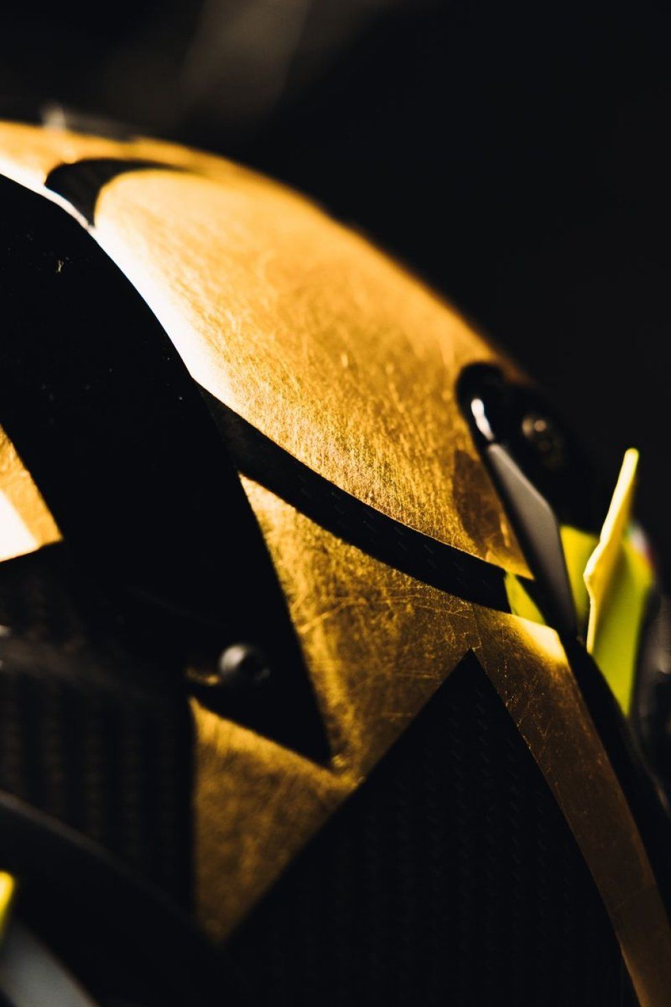 MotoGP: Valentino Rossi fa 46 e Dainese lo celebra con un kit in edizione limitata