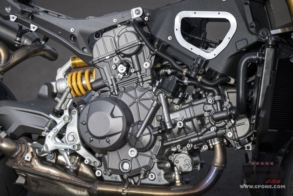 Moto - Test: Prova Ducati Streetfighter V2s 2025: parola d’ordine leggerezza