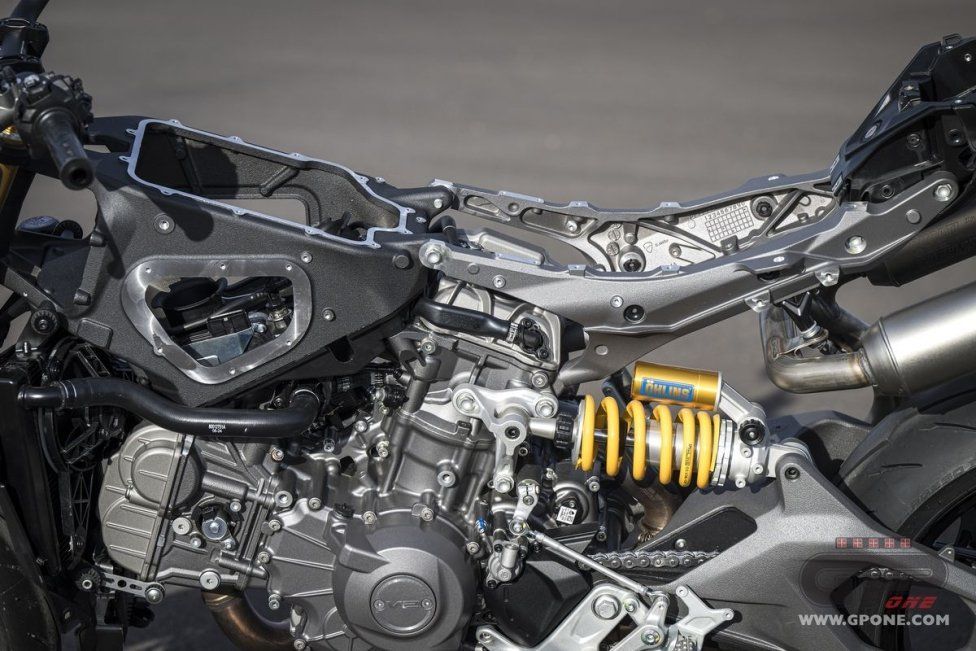 Moto - Test: Prova Ducati Streetfighter V2s 2025: parola d’ordine leggerezza