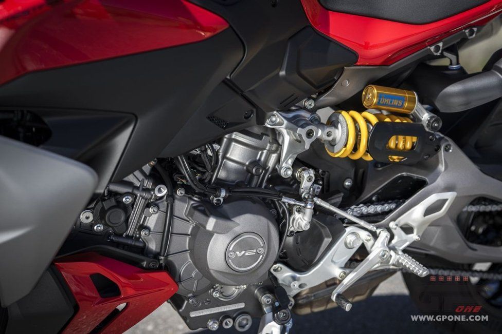 Moto - Test: Prova Ducati Streetfighter V2s 2025: parola d’ordine leggerezza
