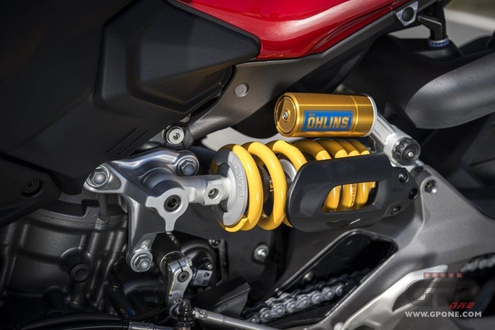Moto - Test: Prova Ducati Streetfighter V2s 2025: parola d’ordine leggerezza
