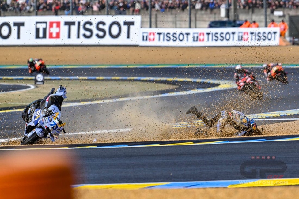 MotoGP: PHOTOSEQUENCE - Alex Marquez's crash in the warm up at Le Mans