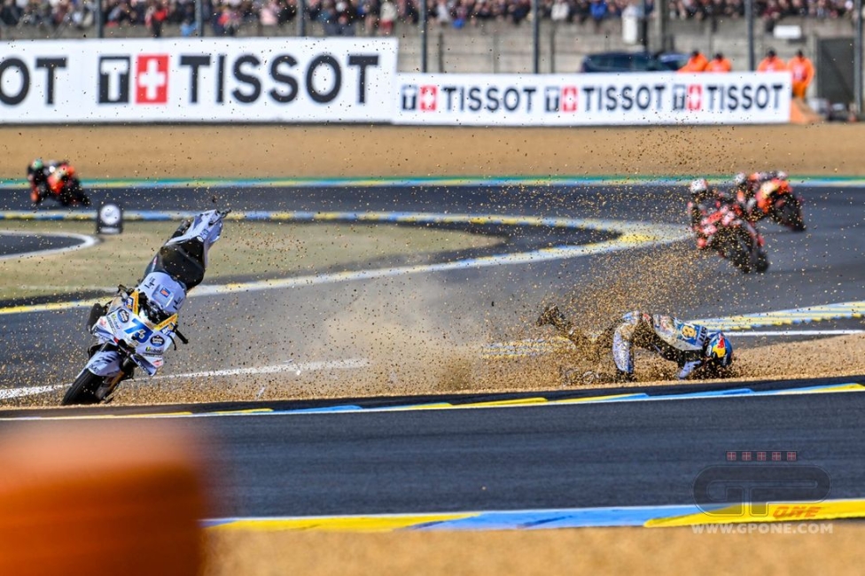 MotoGP: PHOTOSEQUENCE - Alex Marquez's crash in the warm up at Le Mans