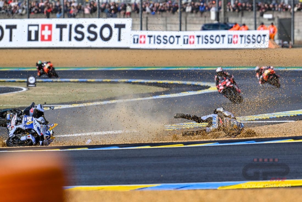 MotoGP: PHOTOSEQUENCE - Alex Marquez's crash in the warm up at Le Mans