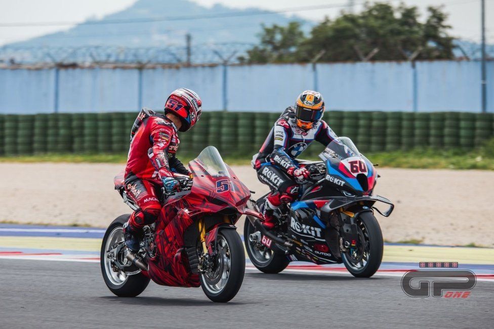 SBK: Misano: le prime foto in esclusiva della nuova Panigale V4-R