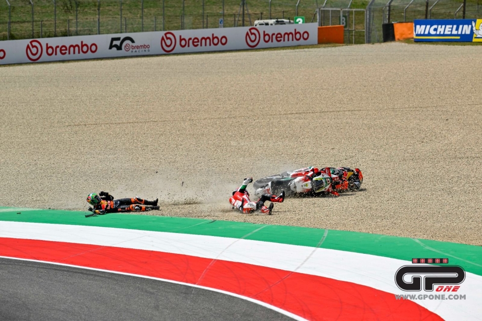 MotoGP: La carambola al via fra Binder e Zarco innescata da Di Giannantonio