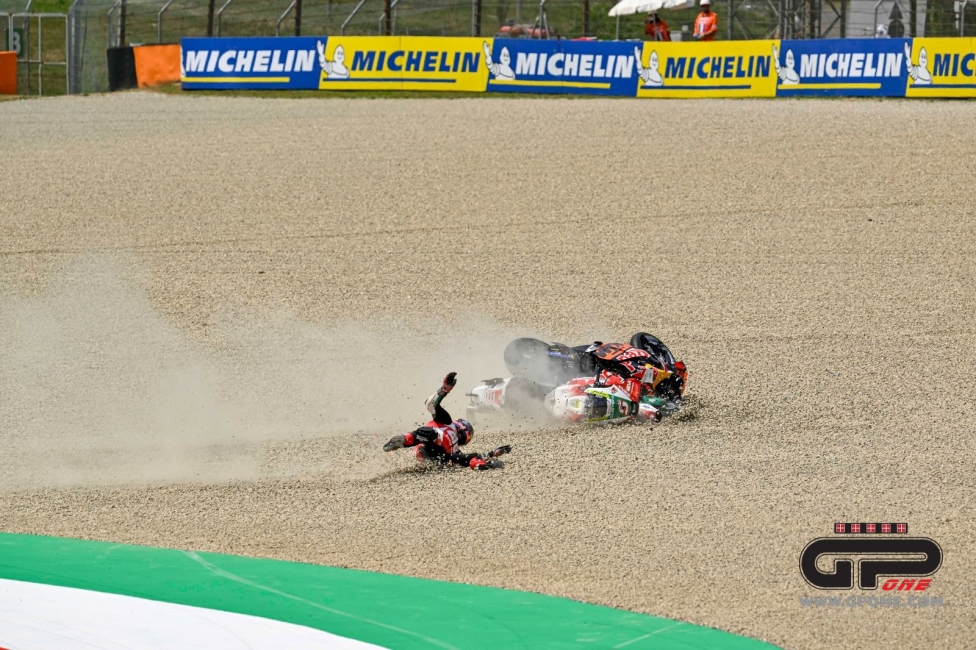 MotoGP: La carambola al via fra Binder e Zarco innescata da Di Giannantonio