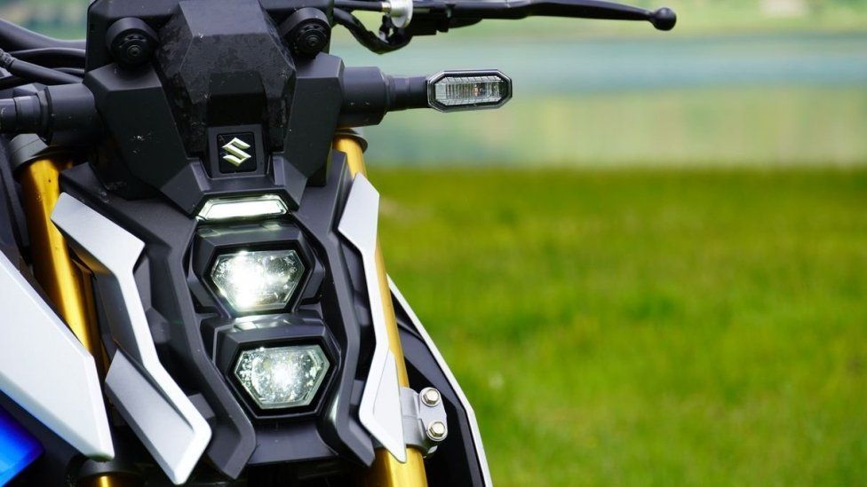 Moto - Test: KTM 990 Duke Vs Suzuki GSX-S 1000 Evo: la comparativa IGNORANTE!