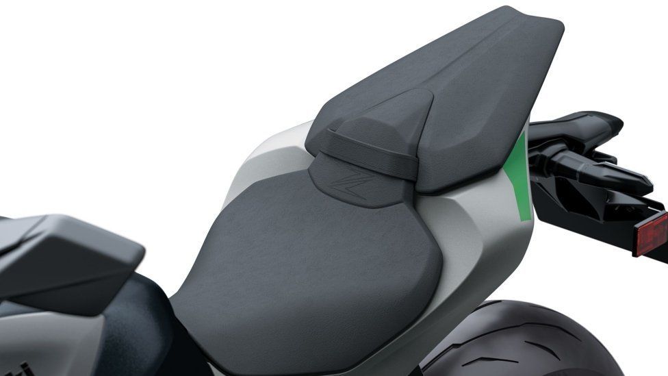 Moto - News: Kawasaki Z1100 2026: la streetfighter di Akashi si rinnova