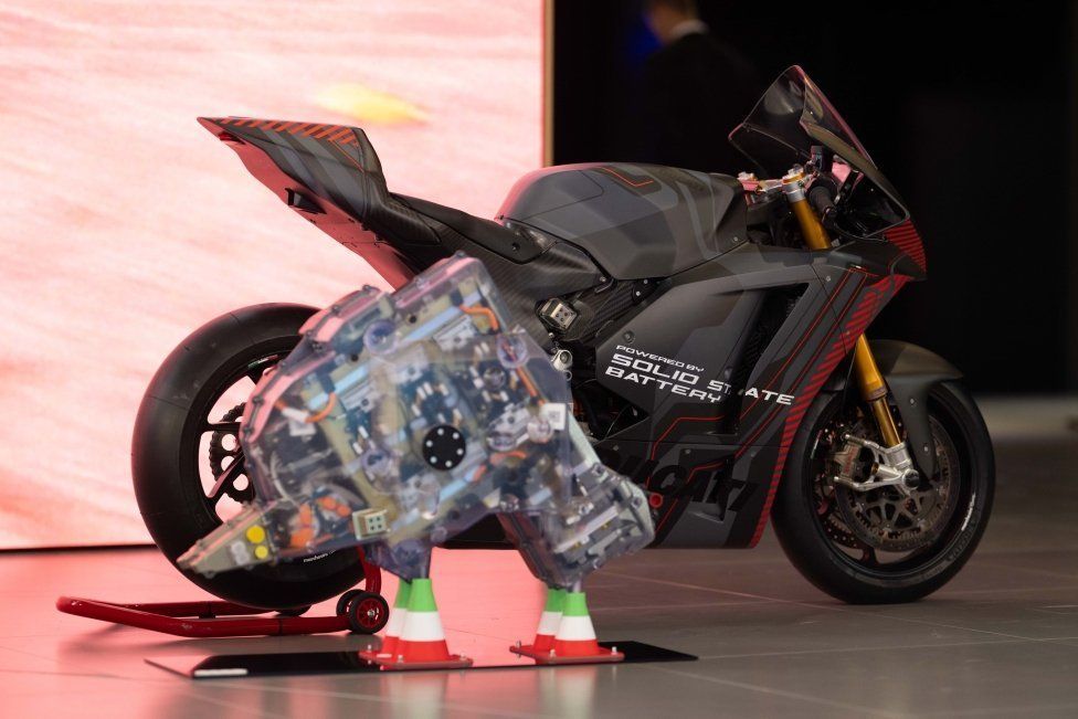 Motorcycles - News: MotoE stops but Ducati continues on electric.