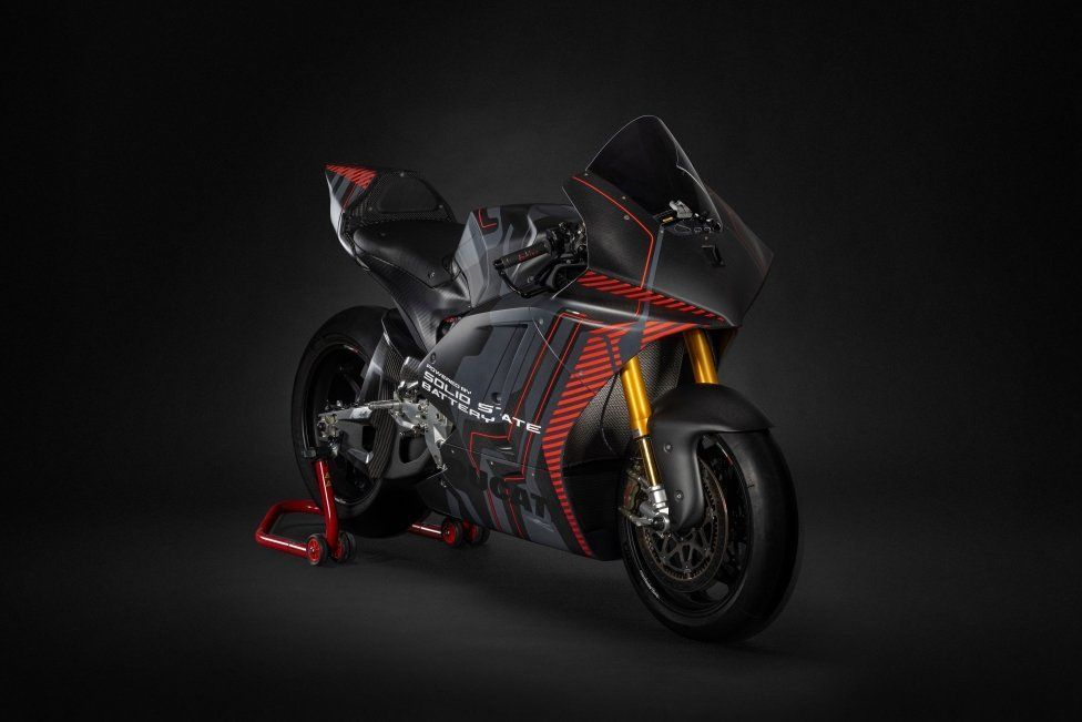 Motorcycles - News: MotoE stops but Ducati continues on electric.