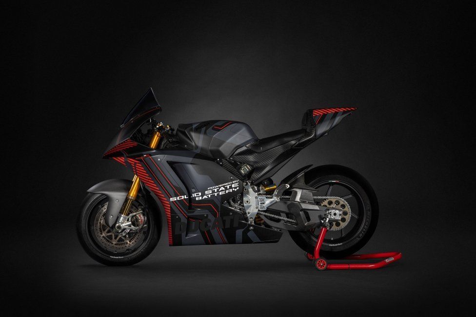 Motorcycles - News: MotoE stops but Ducati continues on electric.
