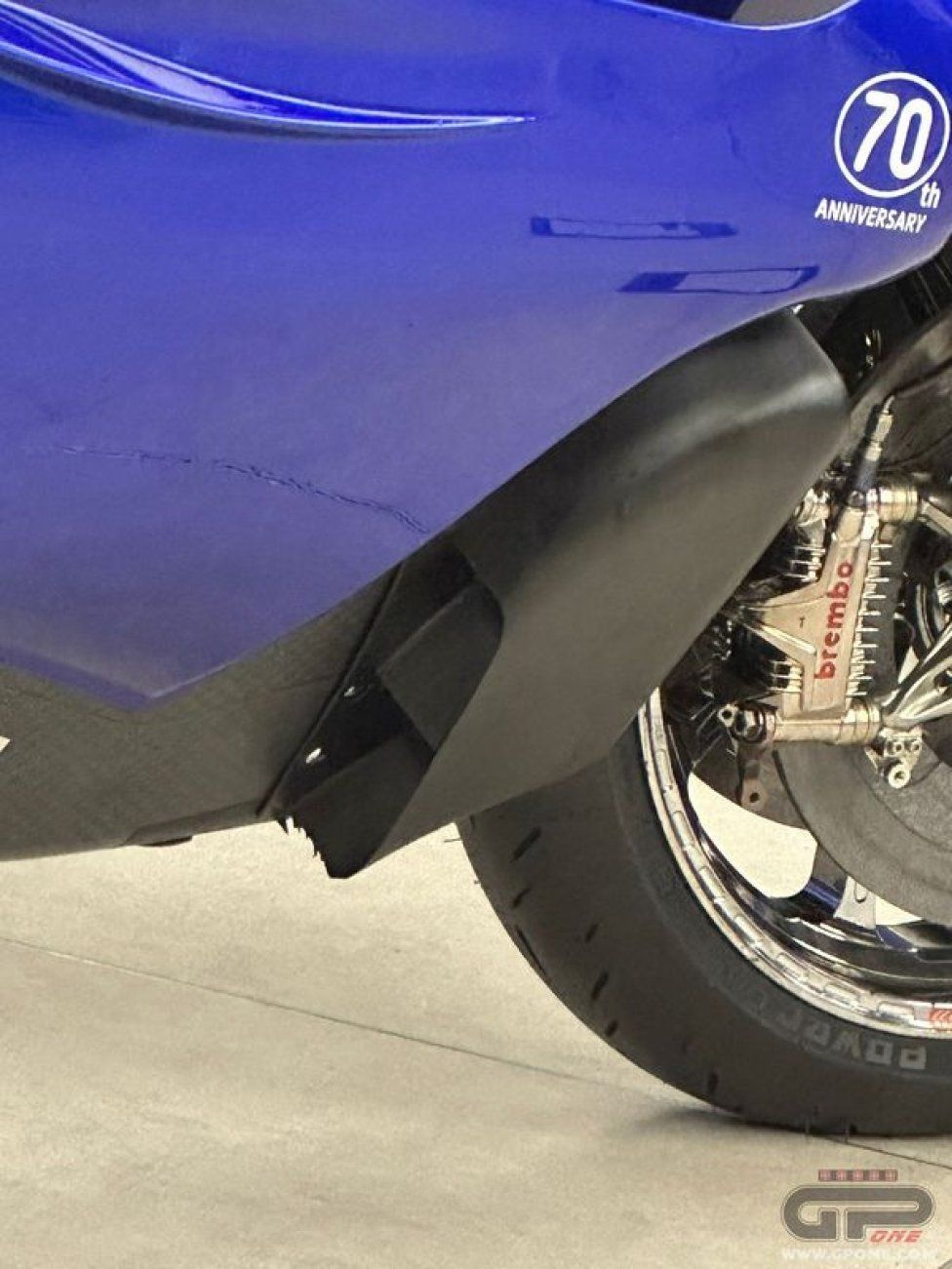 MotoGP: Yamaha unveils M1 V4 in Misano paddock: here are the first images
