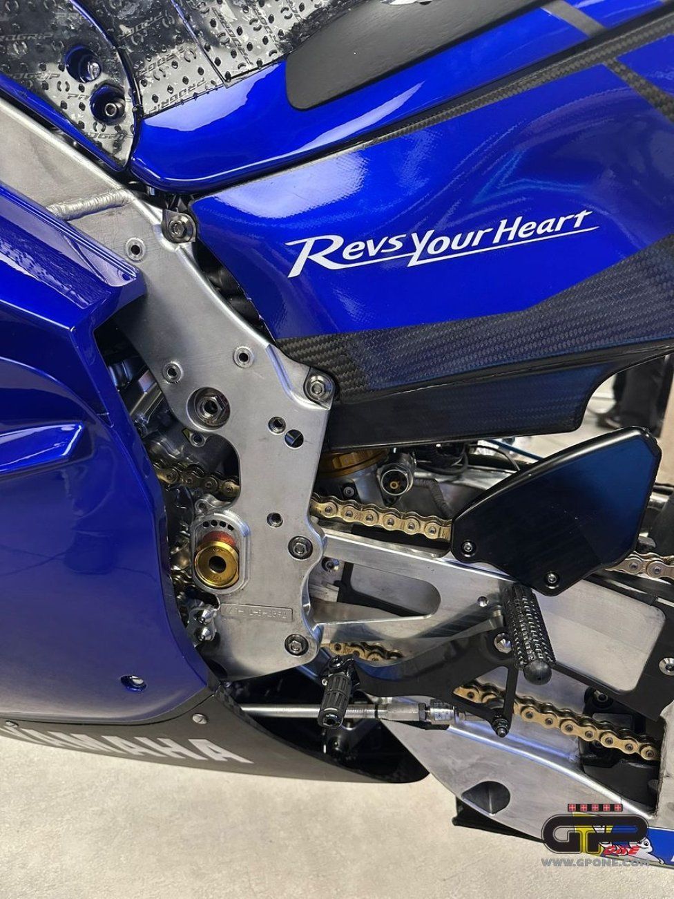 MotoGP: Yamaha unveils the M1 V4 in the Misano paddock: here are the first images