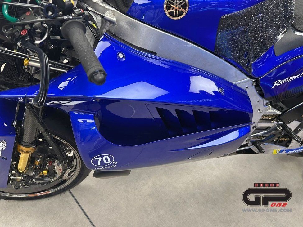 MotoGP: Yamaha unveils the M1 V4 in the Misano paddock: here are the first images